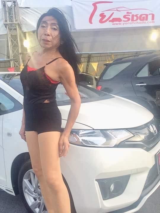 泰國超狂「最辣熟女」愛上小鮮肉 穩交10年後攜手邁入婚姻...近況大曝光：人妻就是猛