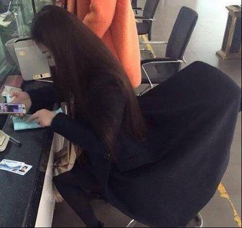老婆的好姐妹說要過來一起洗澡，老婆讓她等我出差再來，感覺哪裡不對啊！