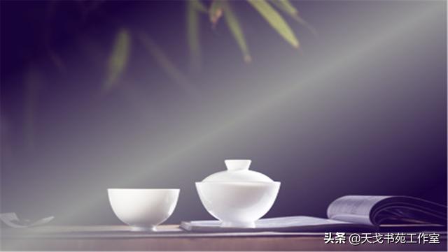 在生活中，得提防這種人，看似高高掛起，其實是狠角色