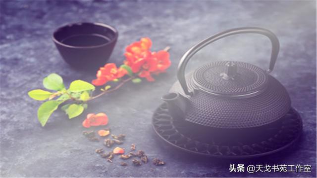 在生活中，得提防這種人，看似高高掛起，其實是狠角色