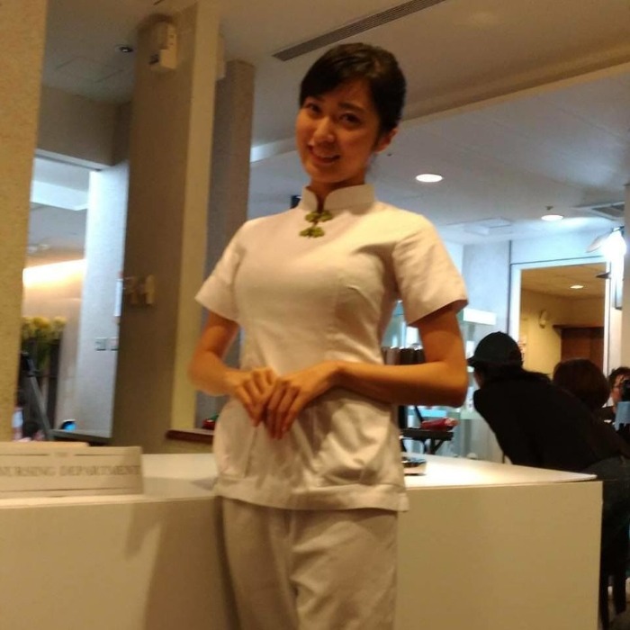 下班後的反差感！！彰化超正護理師制服底下滿滿的母愛～