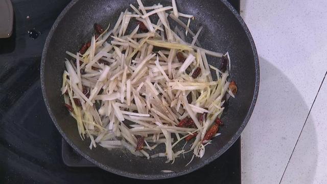 「養生廚房」今日菜品——爽口醋溜雙絲