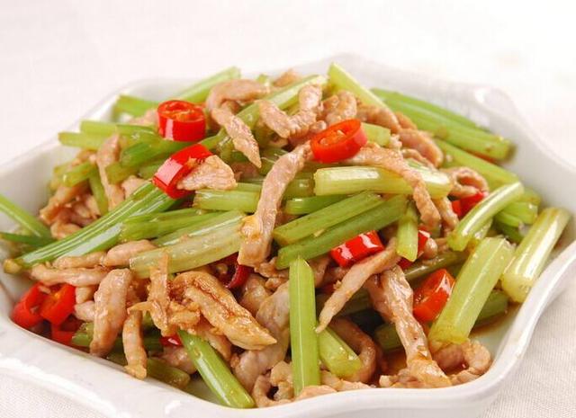 為什麼你炒的芹菜不清脆？洗芹菜是關鍵
