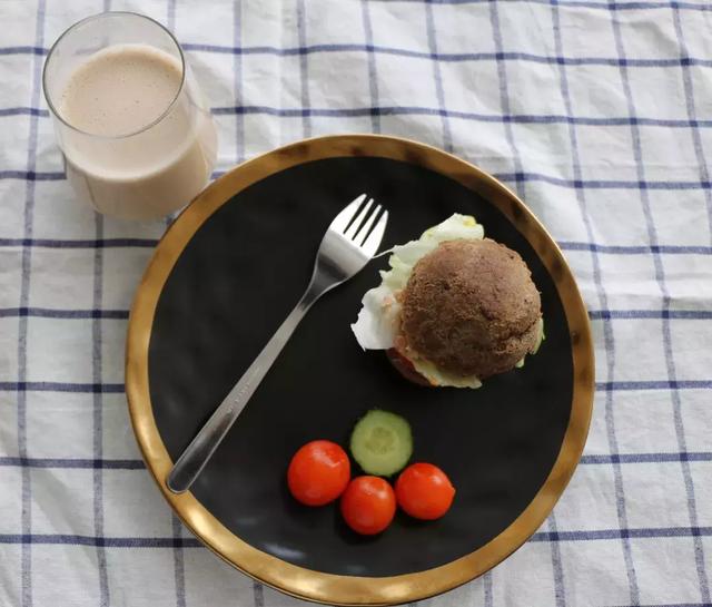 懶人瘦身食譜，這麼吃飯的人半年瘦了 30 斤！