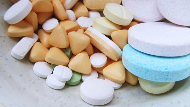 睡前給孩子吃這8種食物，你以為補充營養，實際上卻傷了孩子身體