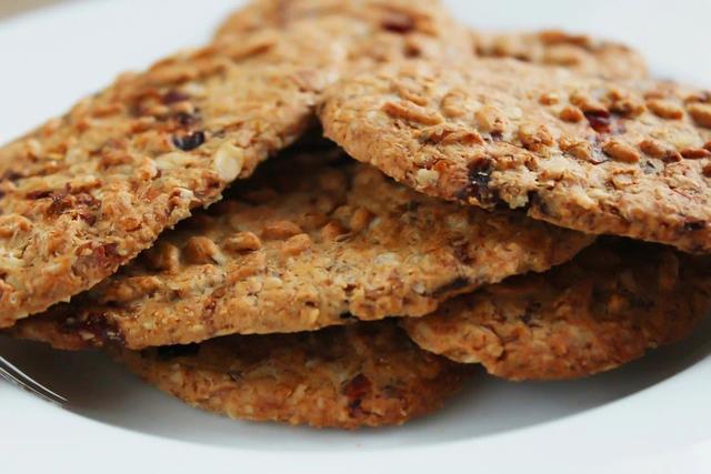 睡前給孩子吃這8種食物，你以為補充營養，實際上卻傷了孩子身體