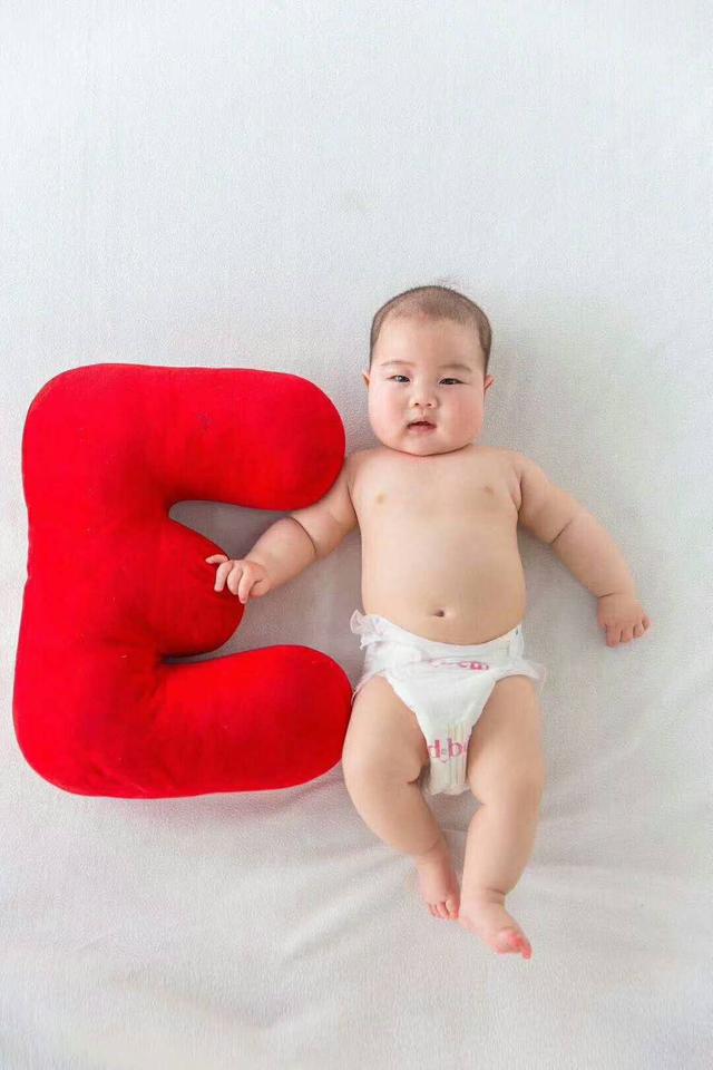 米兜熊育兒：輕視這3點，寶寶近視機率將大大增加，家長要注意
