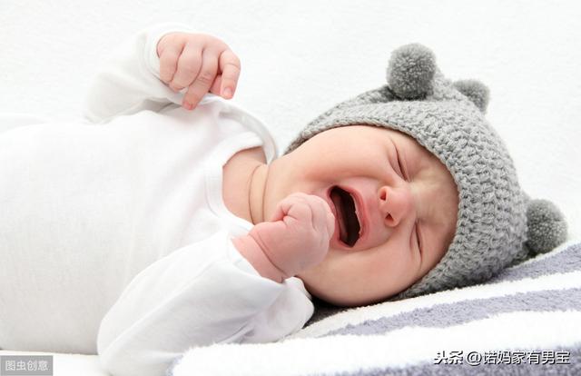 新生寶寶為什麼「百日哭」？別只惱「夜啼郎」煩，卻不知寶寶痛