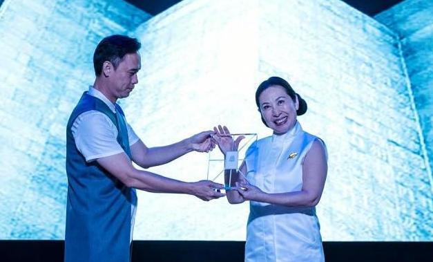 必須過動：投入全心全意的愛，一切為了孩子