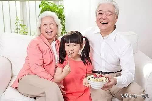 生兒生女都一樣？過來人告訴你，兒女差別很大，老了就看出來了