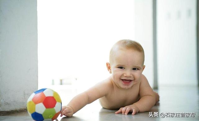 夏季再熱，家長也要做好「兩捂一飲」，不然小病總纏娃