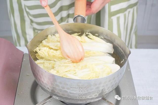 孩子感冒發燒沒胃口，吃它清熱下火，還能緩解咳嗽，補充水分