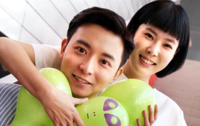 母親病危，兒女匆匆回家，臨終時拿出張卡，查餘額後兒女雙雙淚崩