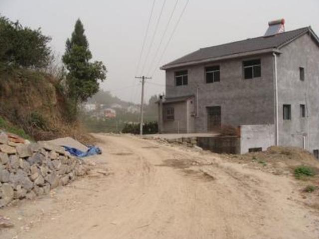 母親病危，兒女匆匆回家，臨終時拿出張卡，查餘額後兒女雙雙淚崩