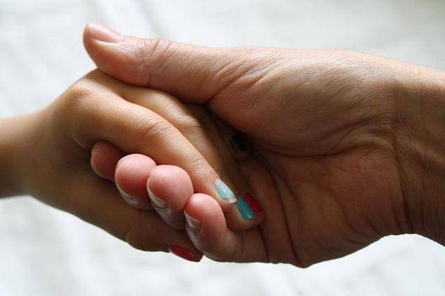 「一年沒上班，媳婦撐起整個家，幾年後媳婦的話讓我很感動」