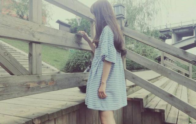 女子月薪八千，父親五十歲生日轉帳三萬，取錢時櫃員的話讓她愣了