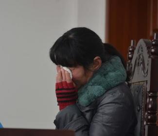 女兒家狗半夜回來一直叫，老人覺得不對勁，趕到女兒家後愣住了