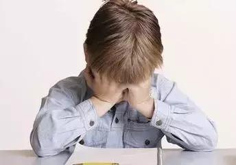 孩子錯過這2個黃金睡眠時間段，就等於錯過了黃金「增高期」！附兒童科學睡眠時間表，家長貼兒童床前提醒