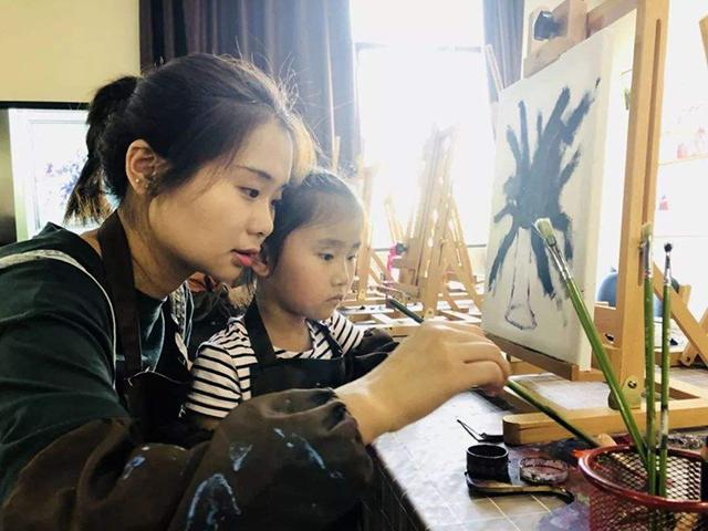 別讓孩子覺得你是他的領導！擁有威嚴前，先和孩子做朋友