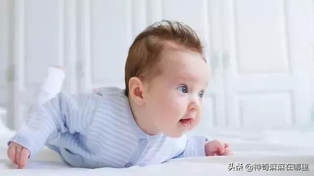 看動圖教寶寶學翻身！到底何時不翻身才要真正著急