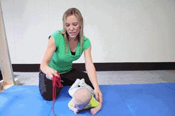 看動圖教寶寶學翻身！到底何時不翻身才要真正著急