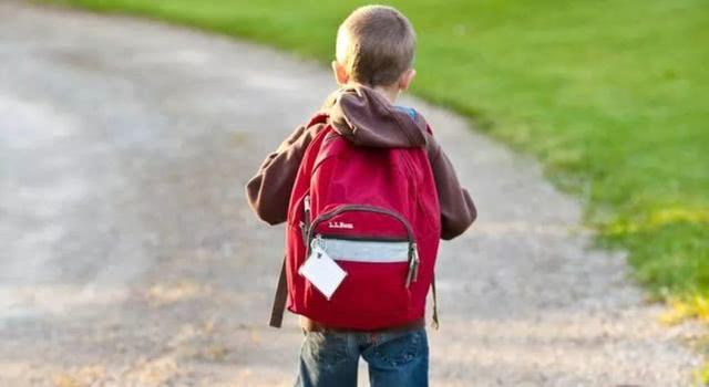父母的不接納傷透孩子的心：「我很愛孩子，但只給他及格分」