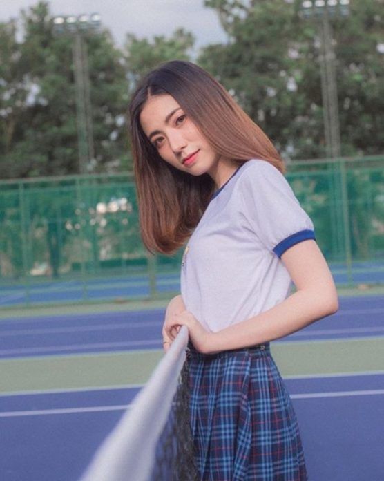 午休不睡覺，隔壁「正妹女同事意外的秘密」全看到了，網友：重播一遍遍還不夠！