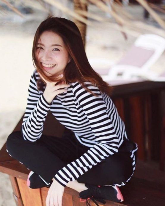 午休不睡覺，隔壁「正妹女同事意外的秘密」全看到了，網友：重播一遍遍還不夠！