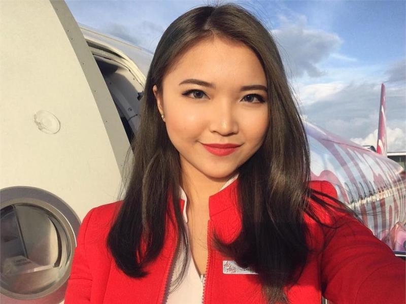 【最新流出】Airasia本土7位空姐私密照外流，我傻眼！原來每一位都好大包米！