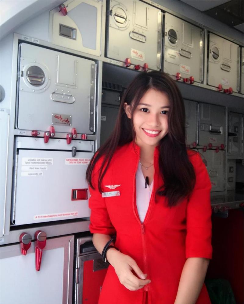 【最新流出】Airasia本土7位空姐私密照外流，我傻眼！原來每一位都好大包米！