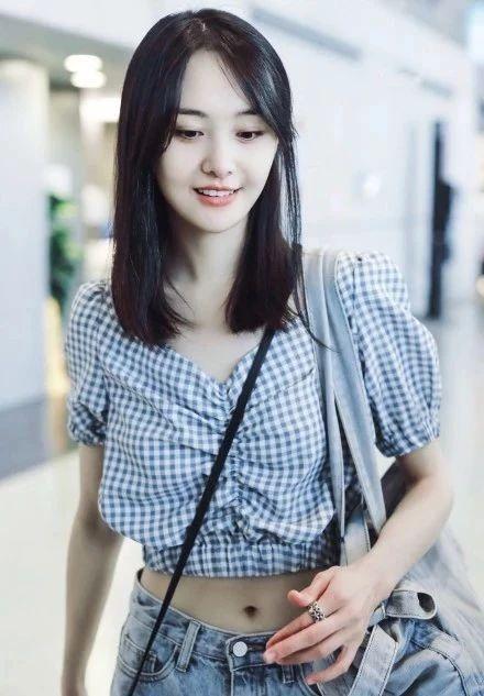 鄭爽說不覺得自己好看，你是在逗我嗎？