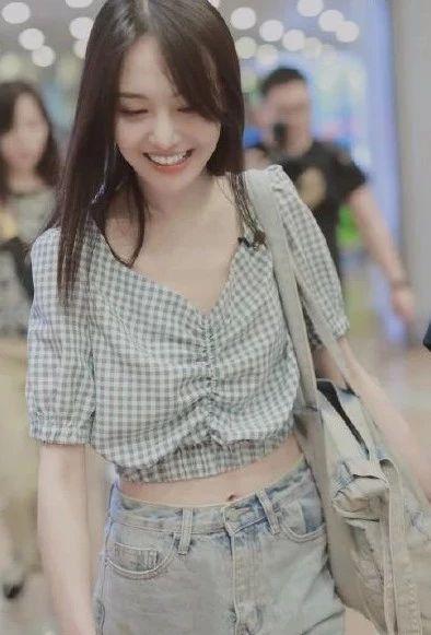 鄭爽說不覺得自己好看，你是在逗我嗎？