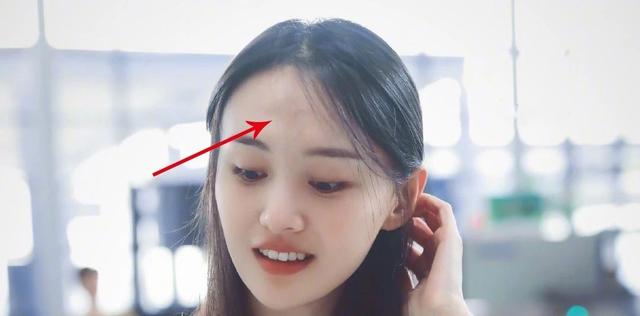鄭爽說不覺得自己好看，你是在逗我嗎？