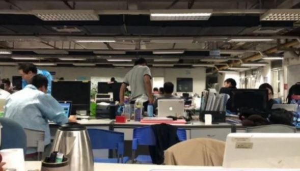 霸氣開除郭台銘！鴻海資深工程師「待4年領44K」　大方秀存摺「一跳槽變73K」1.5萬人吵翻