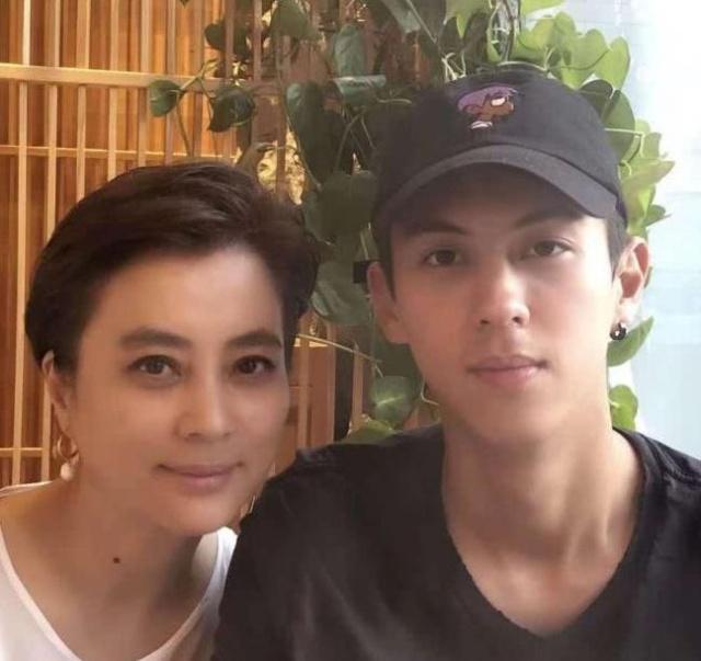 明星的混血兒子：吳耀漢的是型男一枚，韋唯的三個兒子都很優秀