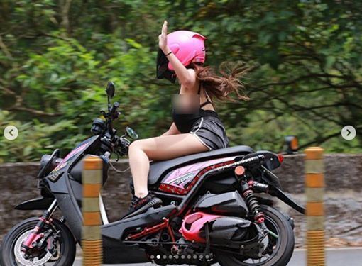正妹騎車過彎！老司機嗨翻了。