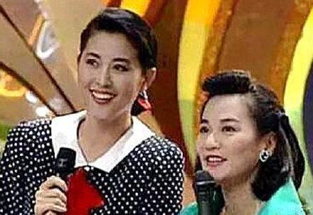 鞠萍頗有「日系氧氣美女」的感覺，更沒想到李靜年輕時也這麼好看