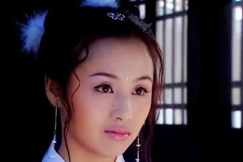 鞠萍頗有「日系氧氣美女」的感覺，更沒想到李靜年輕時也這麼好看