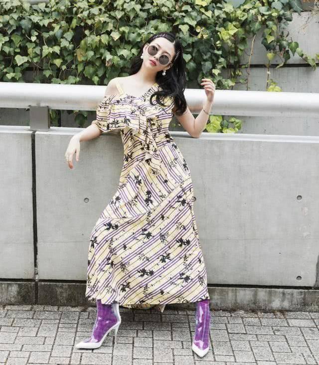 香港女神邱淑貞同意女兒繼承衣缽？大女兒二女兒齊齊頻繁發美照