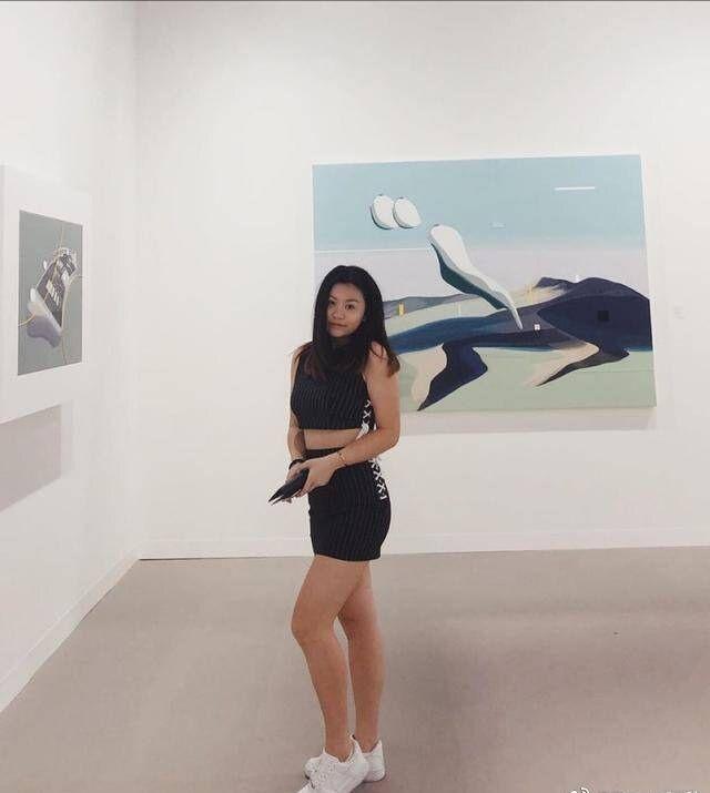 香港女神邱淑貞同意女兒繼承衣缽？大女兒二女兒齊齊頻繁發美照