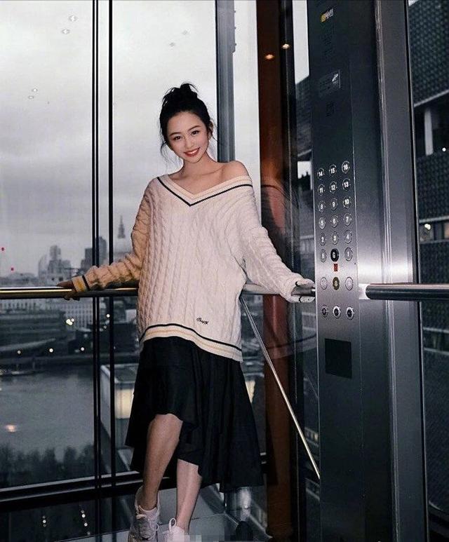 香港女神邱淑貞同意女兒繼承衣缽？大女兒二女兒齊齊頻繁發美照
