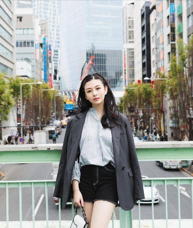 香港女神邱淑貞同意女兒繼承衣缽？大女兒二女兒齊齊頻繁發美照