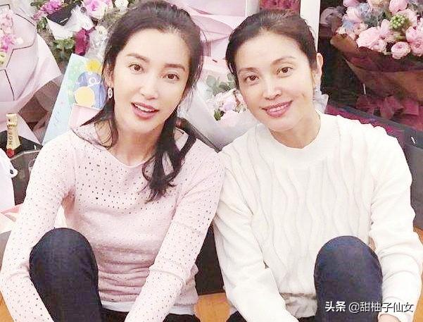 周星馳的御用配角，妻子成就範冰冰、李冰冰，兒子19歲拿影帝