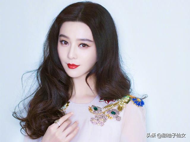 周星馳的御用配角，妻子成就範冰冰、李冰冰，兒子19歲拿影帝