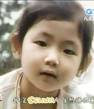 S.H.E和TWINS兩個組合裡五位成員童年照，最美的可能是田馥甄吧