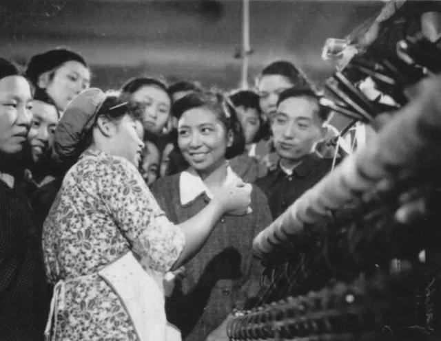 上海國際電影節今天開幕，「雙節」中的展映佳作來得及選嗎？給大家再上「大菜」一份