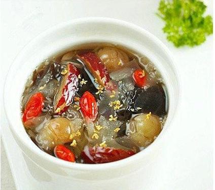 「八款堪比燕窩的食譜」美味又營養的食譜，獻給身邊的妹子們