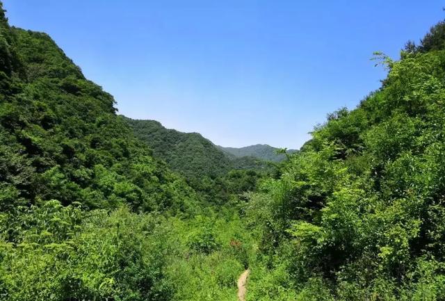秦嶺深處藏著一片青磚瓦房，滿街豆腐乾飄香，美醉了