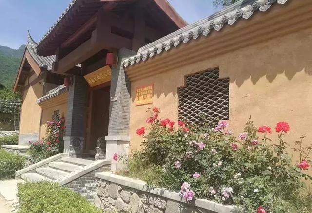 秦嶺深處藏著一片青磚瓦房，滿街豆腐乾飄香，美醉了