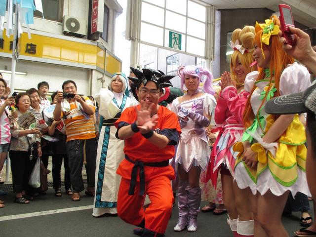 日本網友吐槽：市長喜歡玩cosplay，縣知事比他更厲害